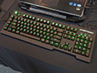 Computex Cm Storm限定 緑軸 Cherry Mx Green 採用のゲーマー向けキーボードをcooler Masterが披露