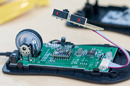 画像集#028のサムネイル/CM Stormの新型マウス「Mizar」「Alcor」レビュー後編。スペシャルゲストとともにその内部構造へ迫る