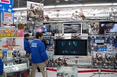 画像ギャラリー No.003のサムネイル画像 / 「End of Eternity」店頭体験会を訪れた,島野プロデューサーと勝呂ディレクターのミニインタビューを掲載