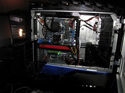 ꡼ No.010Υͥ / TGS 2009ǽ⹽¤˹롣ͽ۰ʾ˥ФäAlienwareΥޡPC