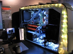 ꡼ No.012Υͥ / TGS 2009ǽ⹽¤˹롣ͽ۰ʾ˥ФäAlienwareΥޡPC