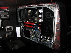 ꡼ No.013Υͥ / TGS 2009ǽ⹽¤˹롣ͽ۰ʾ˥ФäAlienwareΥޡPC