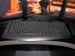 ꡼ No.022Υͥ / TGS 2009ǽ⹽¤˹롣ͽ۰ʾ˥ФäAlienwareΥޡPC