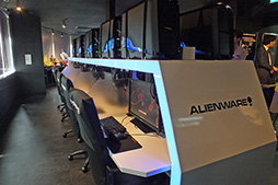 画像ギャラリー No.016のサムネイル画像 / 全国展開を狙う「ALIENWARE ARENAゲーミングカフェ」福岡店が18日オープン。秋葉原よりもハイスペックなPCとゆとりの空間を用意