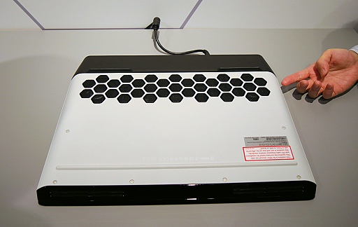 画像ギャラリー No.007のサムネイル画像 / ALIENWAREの新デザインコンセプト「Legend」とはいかなるものか? 新型ゲーマー向けノートPC発表会レポート