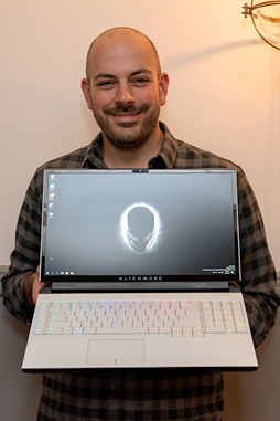 画像ギャラリー No.002のサムネイル画像 / ALIENWAREのボス,エイゾール氏単独インタビュー。GPUとCPUを交換できるArea-51mの秘密と,m15のキーボード改善計画が明らかに