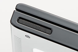 画像ギャラリー No.022のサムネイル画像 / 【PR】ALIENWAREのノートPC「ALIENWARE m15 R3」は,個性的なデザインと4K有機ELでゲームを楽しめる性能を両立したマシンだ