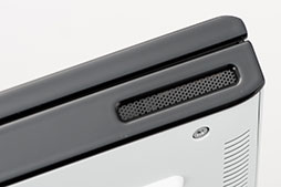 画像ギャラリー No.023のサムネイル画像 / 【PR】ALIENWAREのノートPC「ALIENWARE m15 R3」は,個性的なデザインと4K有機ELでゲームを楽しめる性能を両立したマシンだ