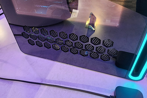 画像ギャラリー No.004のサムネイル画像 / 筐体一新で冷却能力を大幅強化した新型デスクトップPC「Alienware Aurora R16」が登場