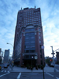 画像ギャラリー No.003のサムネイル画像 / EA,「Crysis 2」のワールドプレミアをニューヨークで開催。パワーアップしたナノスーツ2.0の威力を見よ