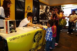 ꡼ No.008 | E3 2010Ͼ罨״Ĥ󥼥륹Υॷåפ˹סǤΡMETAL GEAR SOLID PEACE WALKER WORLD TOURפͻҤϡ