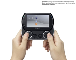 09 モンハン持ち は難しいがホールド感は良好 Sceブースでpsp Goを触ってみた