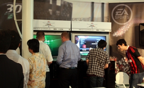 ꡼ No.002Υͥ / 27500ʾͷФ줿饤ΥեɥХåǡFIFAå꡼˿ʲǿFIFA 10 ɥ饹 åפΥץ쥹٥Ȥͤݡ