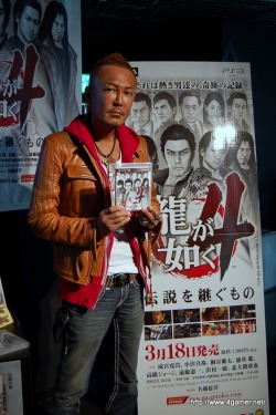 ���������꡼ No.012�Υ���ͥ������ / �Ĥ���4�ͤμ�͸�ã��ư���Ѥ���ָ���줿����ζ��ǡ��4 �����Ѥ���Ρ�����θ����̾��������ĥ�������ݡ��Ȥ�Ǻ�