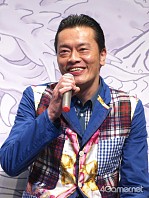 ���������꡼ No.014�Υ���ͥ������ / ��ڥ��㥹�ȿؤ��о줷��������ȥ��ȯɽ��Ԥ�줿��ζ��ǡ��4 �����Ѥ���Ρ�ȯ�䵭ǰ���Բ񸫤��ݡ���