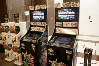 画像ギャラリー No.003のサムネイル画像 / 出陣は7月29日。「戦国BASARA3」完成発表会では「舞台『戦国BASARA』〜蒼紅共闘〜」の当日券発売も発表