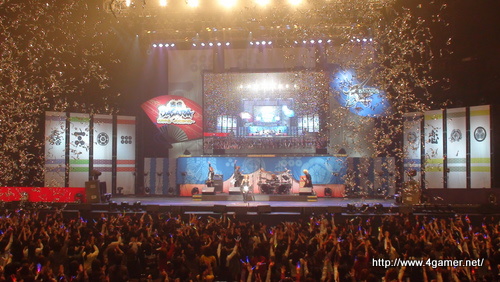 画像ギャラリー No.031のサムネイル画像 / T.M.Revolutionをはじめ豪華絢爛なキャスト達が日本武道館に集結。大いに盛り上がった「戦国BASARA 5周年祭〜武道館の宴〜」をレポート