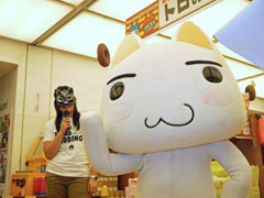 画像ギャラリー No.007のサムネイル画像 / スペシャルゲストも現れた「トロのおみせ 東京キャラクターストリート出張所 〜ドーナツでパニックなのニャ!〜」オープン記念イベントレポート