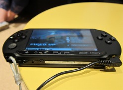 ꡼ No.007 | GamescomPSPβ꿷ǥPSP E-1000פϡԵڤɽ̤ϻ椬ΩʤޥåȻͤ