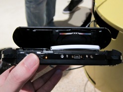 ꡼ No.009 | GamescomPSPβ꿷ǥPSP E-1000פϡԵڤɽ̤ϻ椬ΩʤޥåȻͤ