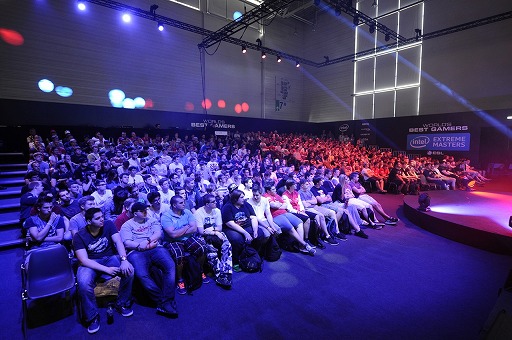 ꡼ No.012Υͥ / gamescomϲǮѤ餺̸ΥåͻҤ̿濴ˤϤ