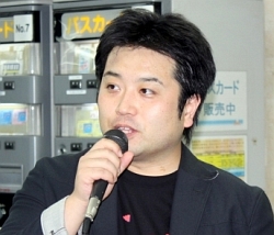 画像ギャラリー No.007のサムネイル画像 / ヨドバシカメラ マルチメディア横浜にスペランカーが来店!? 開発者による裏話も飛び出したPS3「3Dドットゲームヒーローズ」記念式典をレポート