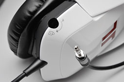 画像ギャラリー No.024のサムネイル画像 / Mad Catz製ヘッドセット「TRITTON Pro+」レビュー。鬼門中の鬼門となる“リアル5.1ch”な新モデルに見るべきものはあるのか