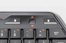 画像集#014のサムネイル/Mad Catz「S.T.R.I.K.E. M」レビュー。PCとMac,Android,iOS対応の“見た目最重視”なBluetoothキーボードをPS4で使ってみた