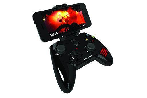 画像集#003のサムネイル/Mad CatzからiOS端末用のワイヤレスゲームパッドが登場。標準的なサイズと20%小さいコンパクトタイプの2ラインナップ