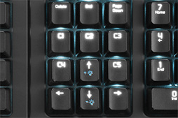 画像集#008のサムネイル/Mad Catz,Cherry茶軸互換キースイッチ採用のゲーマー向け英語配列キーボード「S.T.R.I.K.E. TE」を国内発売