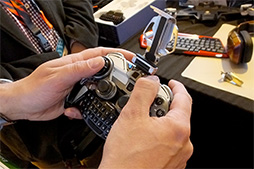 ꡼ No.006Υͥ / CES 2015Mad CatzΥϥɤѷħ ޥR.A.T. PRO Xפȥ磻쥹ѥåɡL.Y.N.X. 9פΤȤ򤤤ʹƤߤ