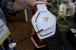 ꡼ No.004 | CES 2016Mad Catzι̤ȯɽإåɥå2ʤåൡǤȤDTS Headphone:Xбǥȳˤ󥤥䡼ǥܤ