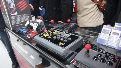 ꡼ No.002 | ոեޥåפTeam Mad Catz·Ƨߡ֥ȥ꡼ȥեVפΥ奦Ϫ줿Mad Catzȼꥤ٥ȥݡ