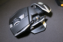 画像ギャラリー No.003のサムネイル画像 / Mad Catzから新型アーケードスティック「E.G.O.」が登場。カスタマイズ性重視のゲームパッドや新型マウスも合わせてレポート