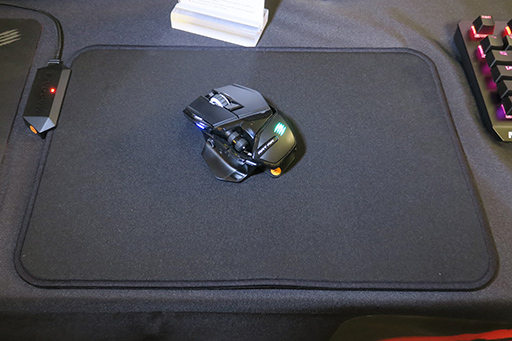 画像ギャラリー No.004のサムネイル画像 / Mad Catzから新型アーケードスティック「E.G.O.」が登場。カスタマイズ性重視のゲームパッドや新型マウスも合わせてレポート