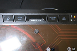 画像ギャラリー No.016のサムネイル画像 / Mad Catzから新型アーケードスティック「E.G.O.」が登場。カスタマイズ性重視のゲームパッドや新型マウスも合わせてレポート