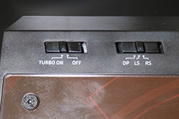 画像ギャラリー No.017のサムネイル画像 / Mad Catzから新型アーケードスティック「E.G.O.」が登場。カスタマイズ性重視のゲームパッドや新型マウスも合わせてレポート