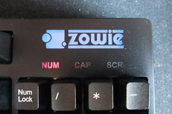 ꡼ No.008 | ZOWIE CELERITASץӥ塼㼴ѤΥޡᥫ˥륭ܡɤϷڤǸȥ쥹ݥ󥹤Τ褵