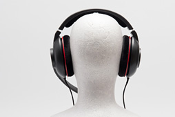 画像ギャラリー No.009のサムネイル画像 / ZOWIEのコアゲーマー向けヘッドセット第2弾「MASHU」レビュー。「いい音」に背を向けた徹底プロ志向は今回も健在だった