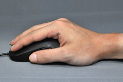 画像ギャラリー No.017のサムネイル画像 / ZOWIE GEAR新型マウス「ZA」ファーストインプレッション。つかみ持ち派とかぶせ持ち派は試してみる価値がありそうだ