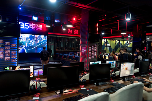 ꡼ No.008 | ʤޡ֥No.1CS:GOפʤΤeXTREMESLAND 2017αĲҤȴݥ󥵡BenQ˰յŪʹ