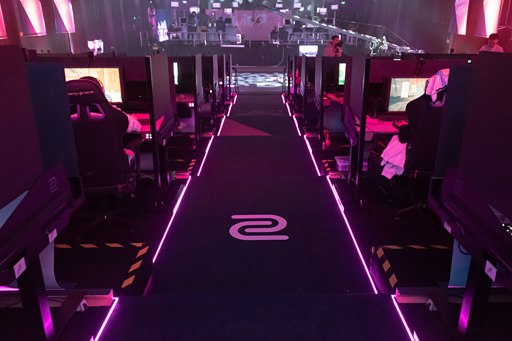 ꡼ No.023 | ǥץ쥤⥭ܡɤ⥱֥륢󥫡饤ȥ֥롼ȥԥ󥯤ˡ ޡʥ꡼DIVINAפZOWIEϤɤޤǤܵ