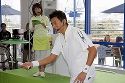 画像ギャラリー No.011のサムネイル画像 / 松岡修造さんと杉山愛さんが登場し,色々な意味で“熱く”なった「みんなのテニス ポータブル」公式ダブルス選手権,「SHUZO OPEN DOUBLES」