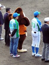 画像ギャラリー No.003のサムネイル画像 / 学童軟式野球大会に「スーパーモンキーボール」のアイアイが登場