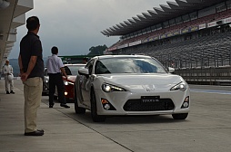 ꡼ No.014 | ¼֤ǤԤGT5ǺƸȥ西ǥ󥽡ݥեˡǥΥܤޤ줿CAN-Gateway ECUȯɽݡ