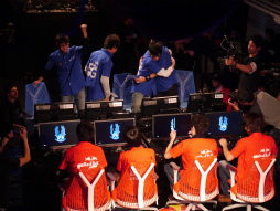 ꡼ No.018 | Υȥåץץ쥤䡼5ΥǷͤĺRed Bull 5G 2013 FINALSפšǯƼԤϡ