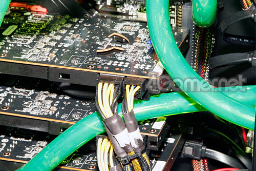 画像ギャラリー No.007のサムネイル画像 / NVIDIA,Fermiベースの次世代GeForce「GF100」液冷3-way SLI動作をデモ