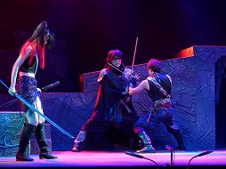 画像集#022のサムネイル/「天誅」舞台版の公演が開始。迫力のアクションや最新の映像技術による見応えある忍者活劇をレポート