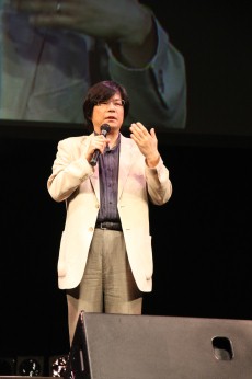 ���������꡼ No.013�Υ���ͥ������ / ���˥��10��������12��16������ǥ������Ȥ�Ķ����Ÿ���򸫤����õ�奪�ڥ� �ߥ륭���ۡ��ॺ�פ�1st�饤�֤˹ԤäƤ���