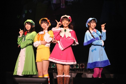 ���������꡼ No.014�Υ���ͥ������ / ���˥��10��������12��16������ǥ������Ȥ�Ķ����Ÿ���򸫤����õ�奪�ڥ� �ߥ륭���ۡ��ॺ�פ�1st�饤�֤˹ԤäƤ���